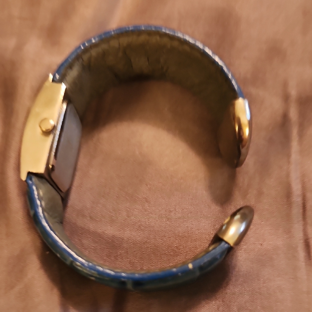 Vernier Women's Blue Leather Strap Watch - Picture 3 of 5